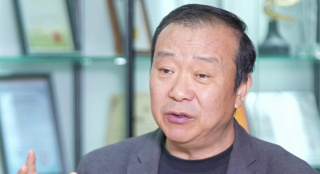 年轻的女士